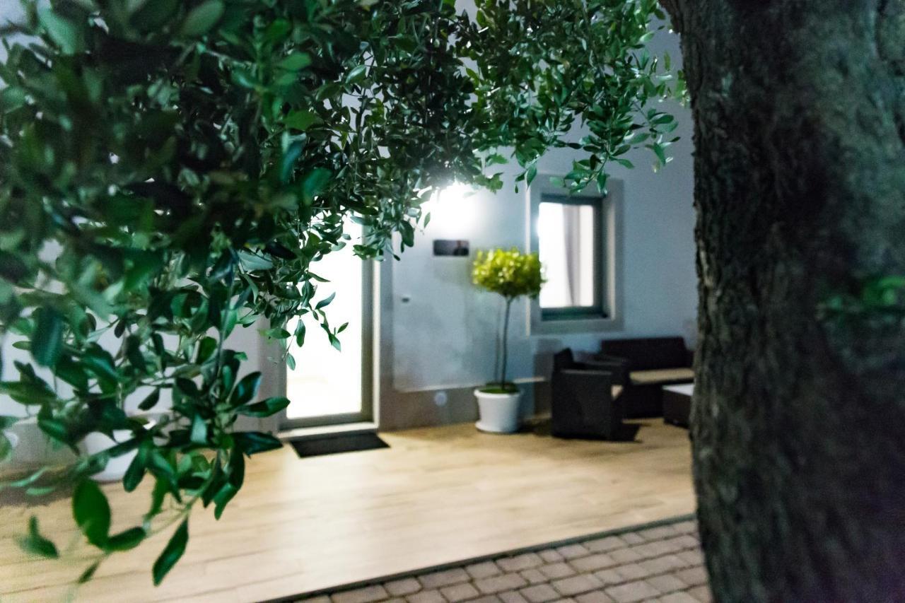 Bed and Breakfast Dal Signor Wolf Pezze Di Greco Exterior foto